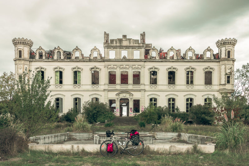 Château abandonné en Occitanie