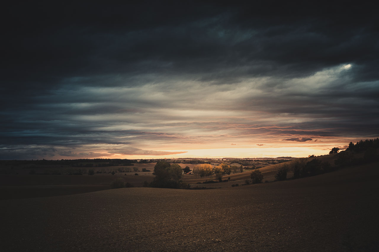 Couché de soleil sur la campagne du Lauragais