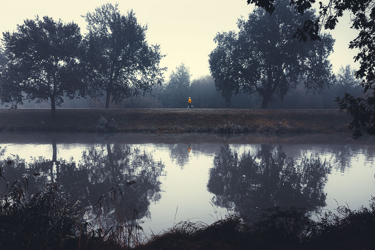 Joggeur dans la brume